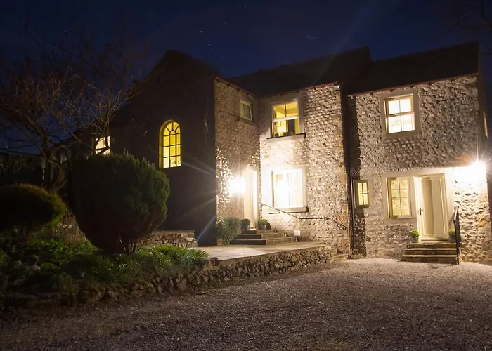 Warren House 4*