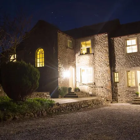 Warren House 4*