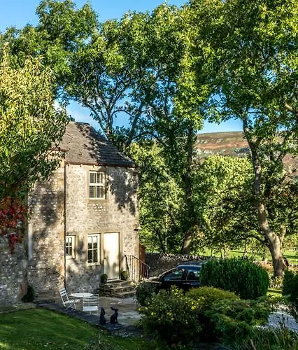 Guest house Warren House 4*