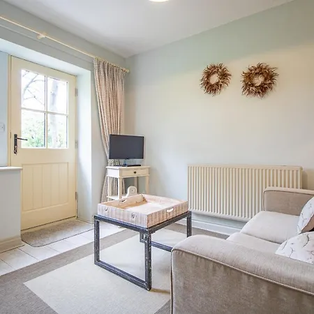 Warren House 4*